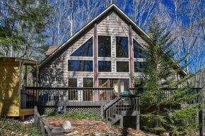 NEW! Camby Cabin just 12 miles to downtown Asheville
